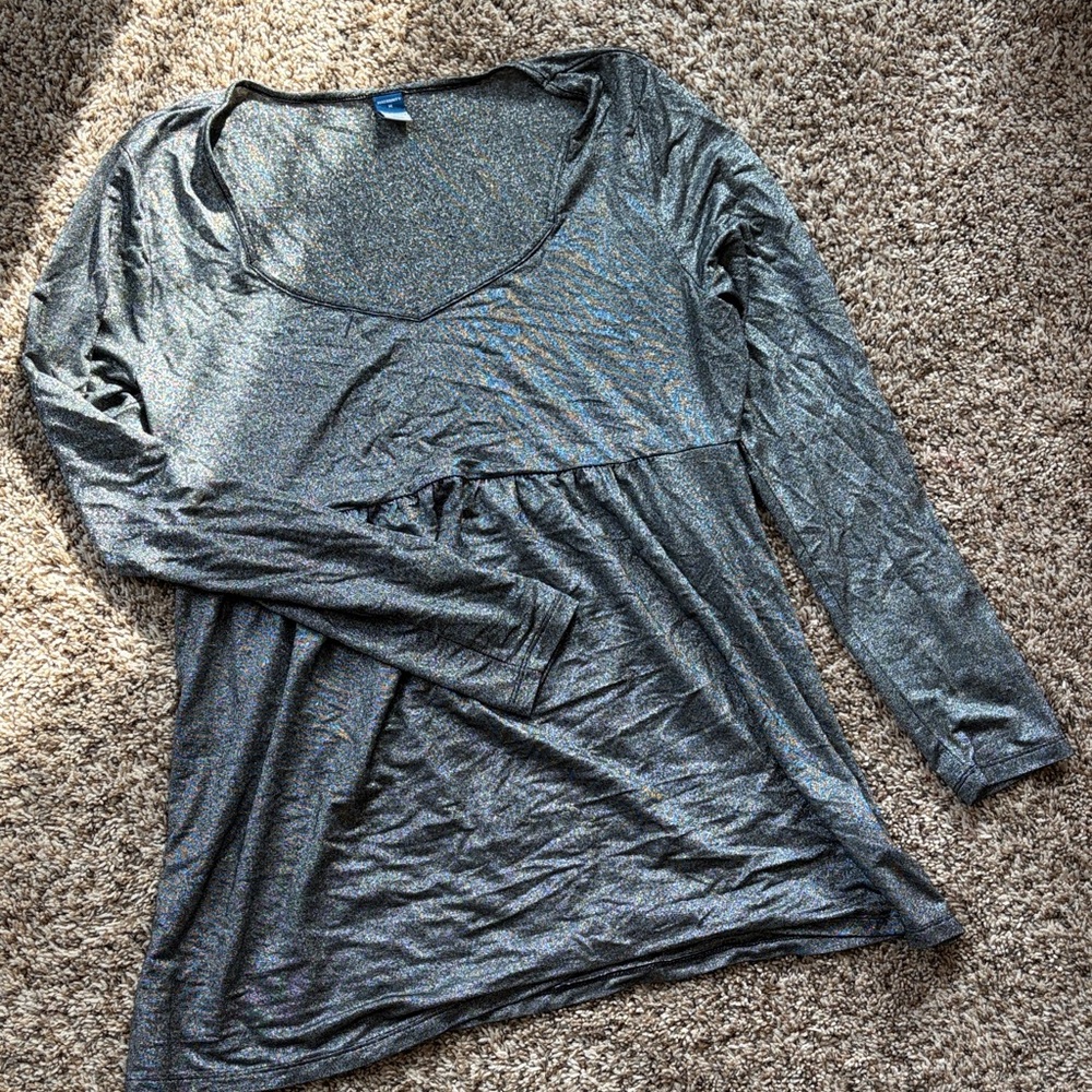 Old Navy Gray Shimmer Maternity Top